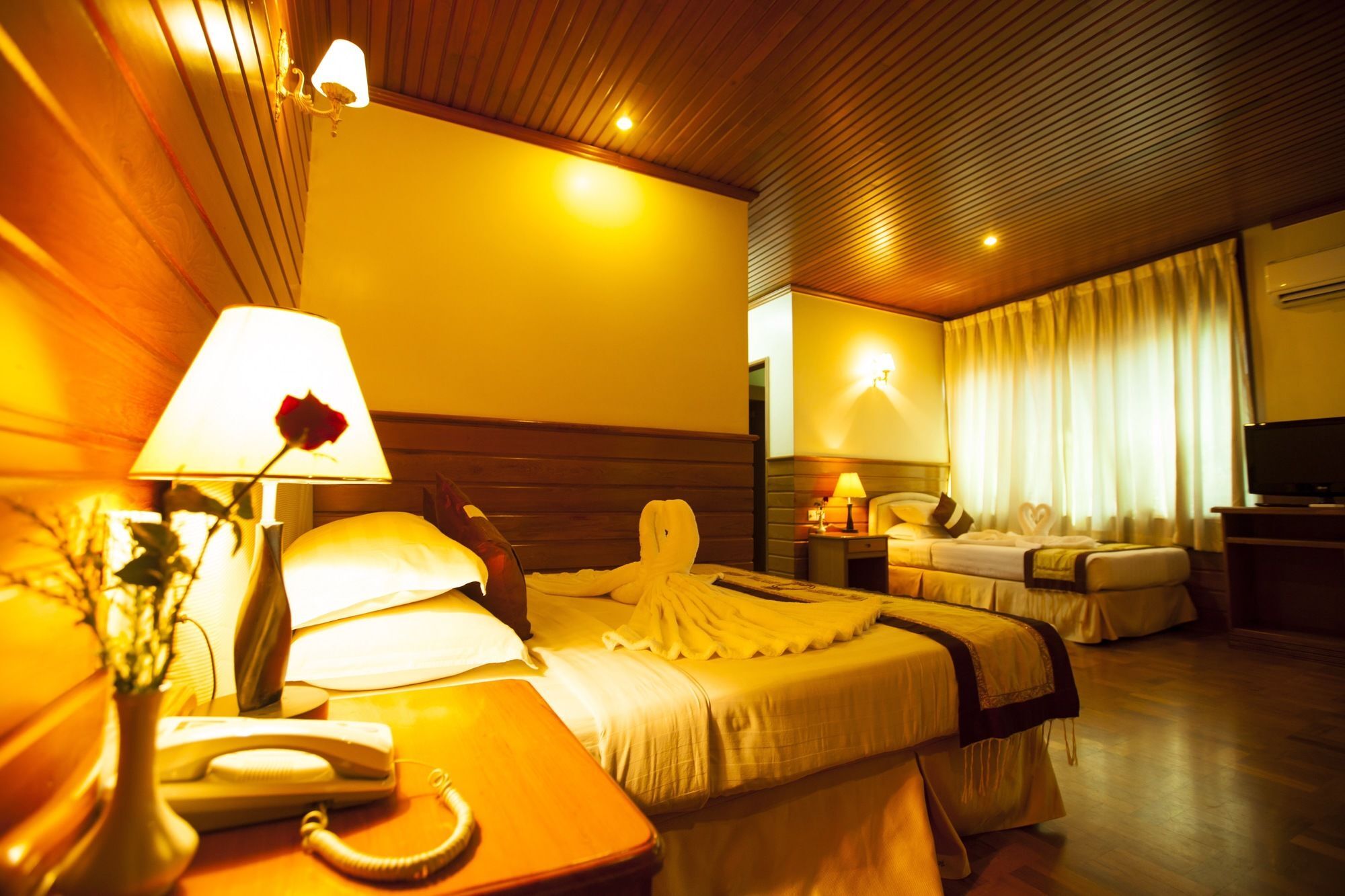 Hotel Queen Мандалай Экстерьер фото