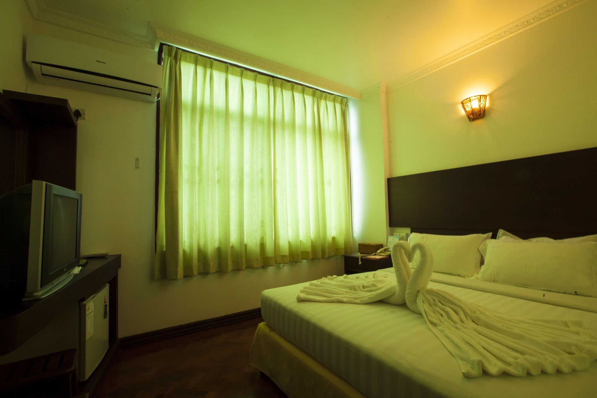 Hotel Queen Мандалай Экстерьер фото